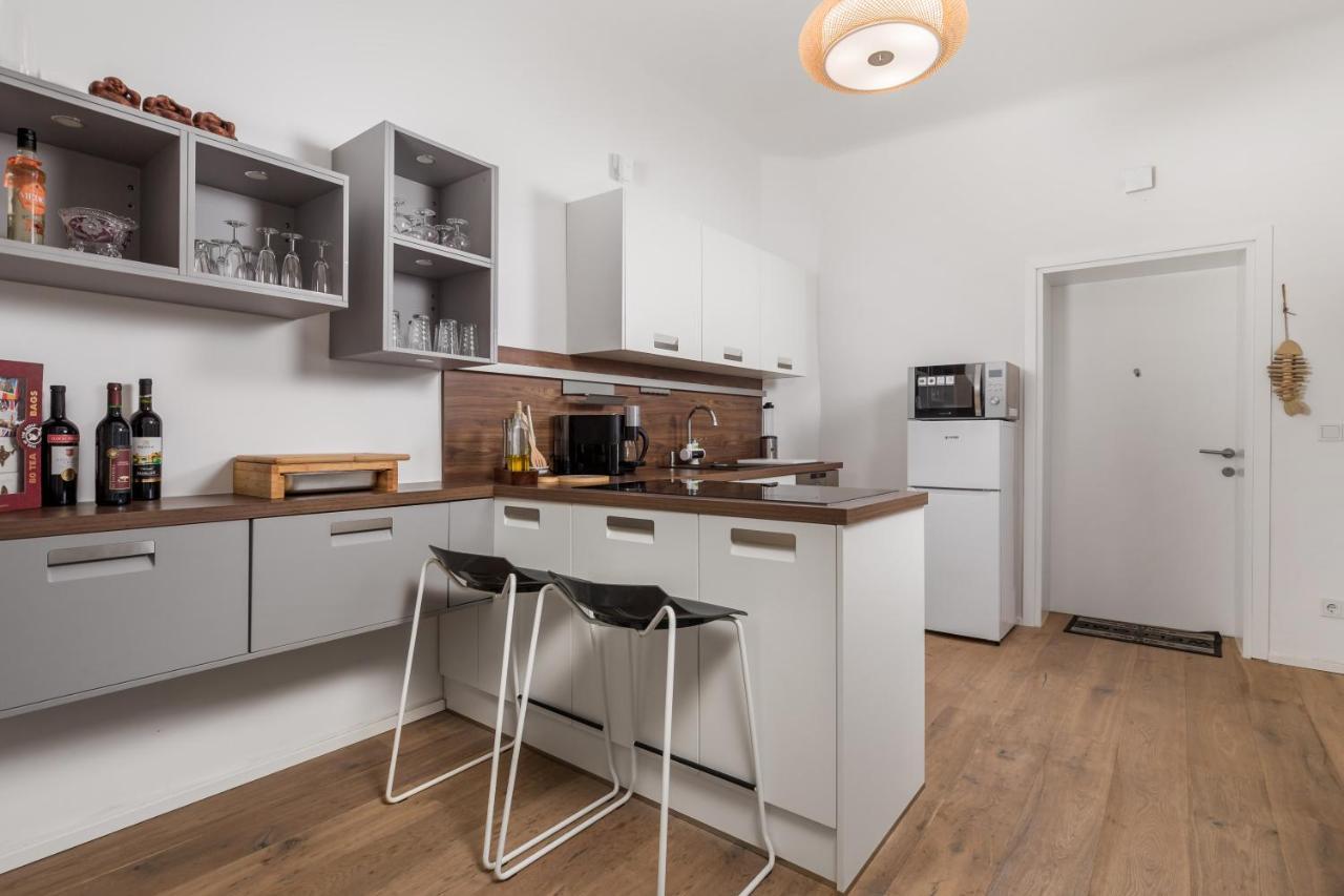 Apartman Rhea Опатия Екстериор снимка