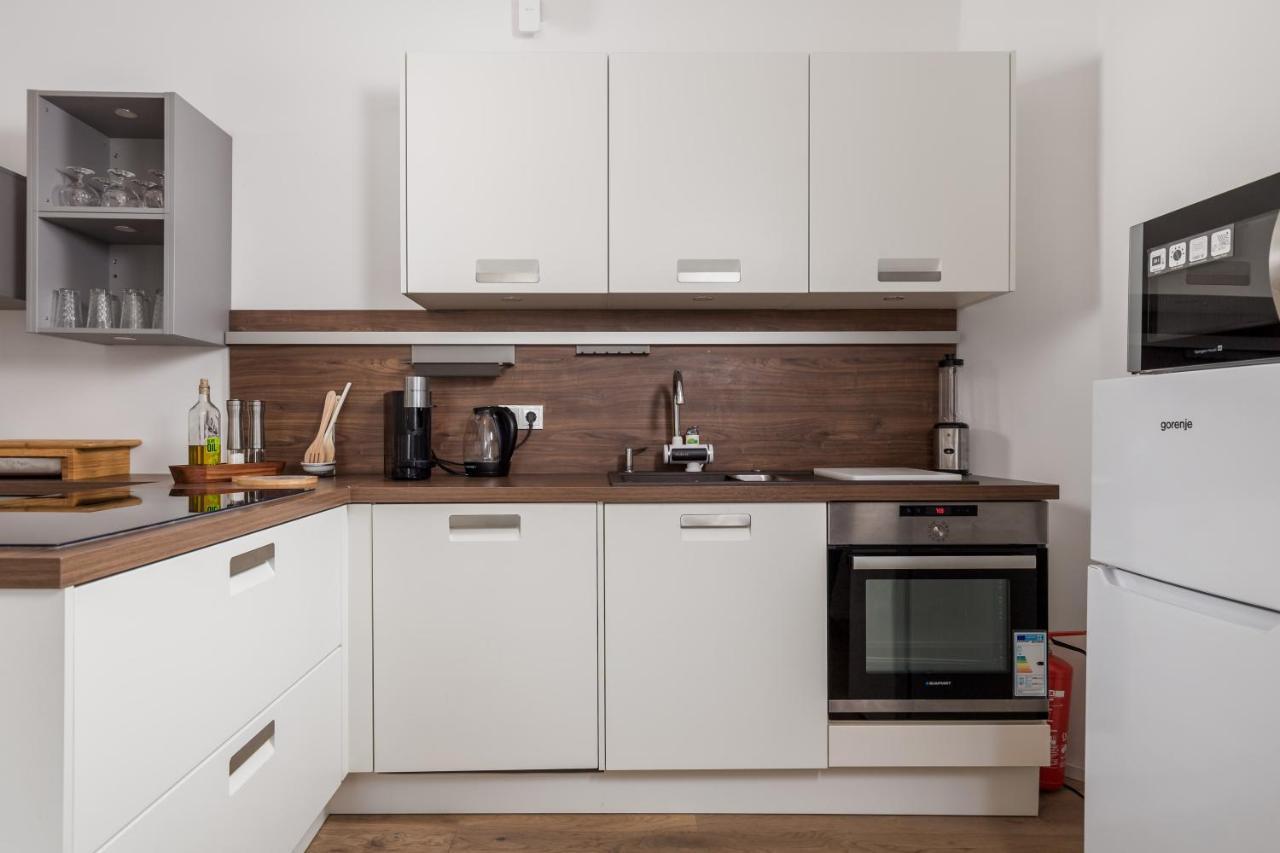 Apartman Rhea Опатия Екстериор снимка