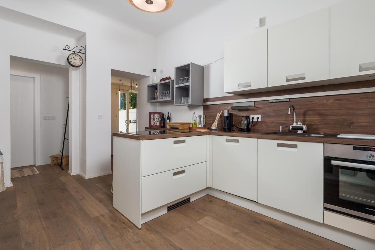 Apartman Rhea Опатия Екстериор снимка